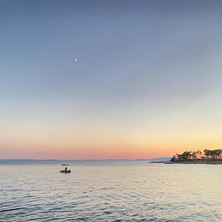 Flora 2 Apartament Banjol