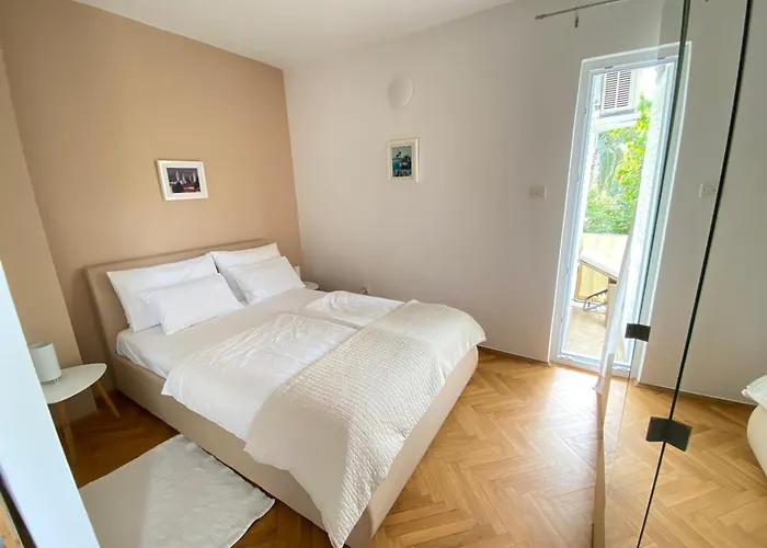 Flora 2 Appartement Banjol